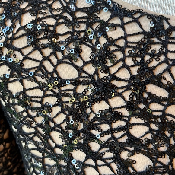 NWOT black sequinned lace bateau neck knee length dress from Aiden Mattox. - Picture 3 of 9